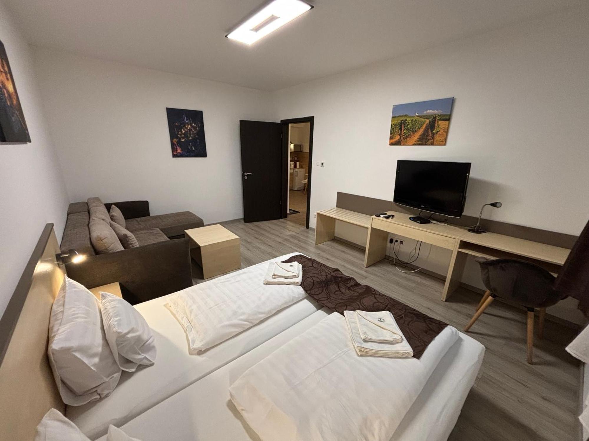Pizza Tabor Apartman Мишкольц Экстерьер фото
