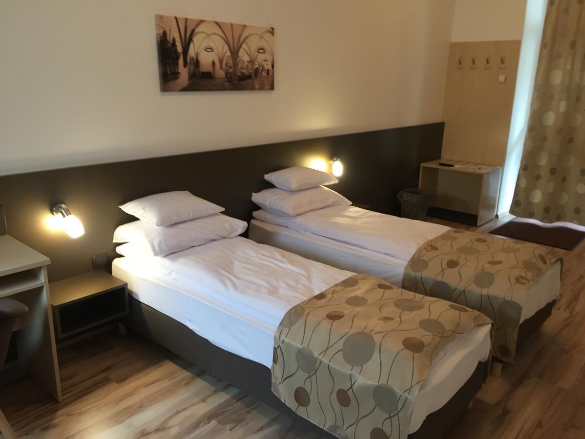 Pizza Tabor Apartman Мишкольц Экстерьер фото